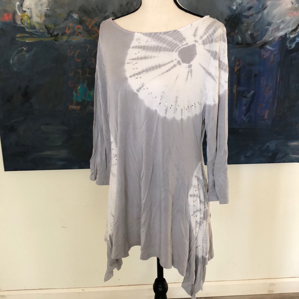 Belldini swing tunic with tie dye and sparkles